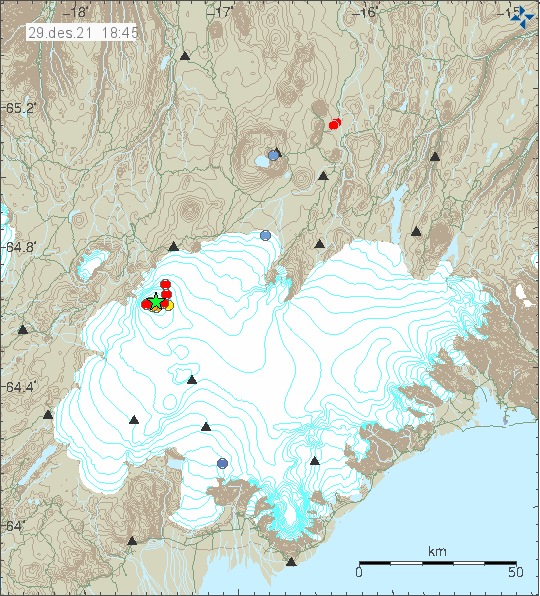 Green star in Vatnajökull galacier in Bárðarbunga volcano. Few red dots show smaller earthquakes that also happened in Bárðarbunga volcano