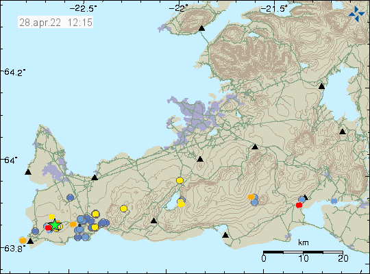 Green star and a red dot on the south-westen part of Reykjanes peninsula in the Reykjanes volcano showing where the activity is