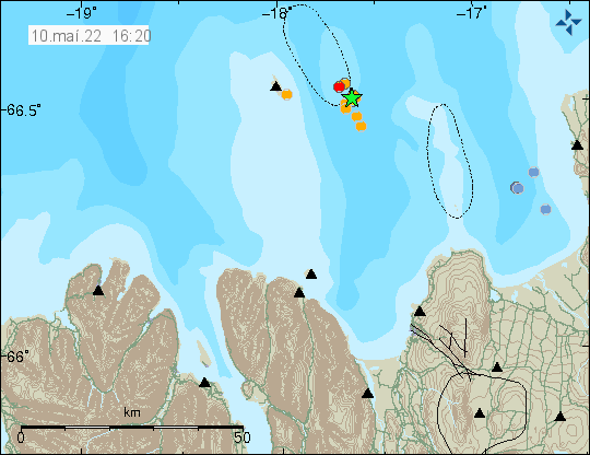 Green star out on the ocean east of Grímsey island where the Mw3,2 earthquake took place