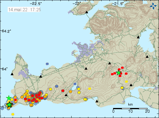 Green star on the east part of Reykjanes peninsula in a area called Þrensli. With several red dots around showing smaller earthquakes. To the west there is a dense swarm of earthquakes in Reykjanes volcano and green stars to west of that
