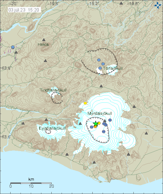 Green star in Katla volcano caldera. There are also few blue dots showing older earthquakes, along with few yellow and orange dots.