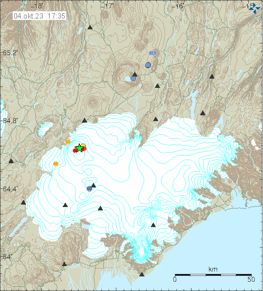 Green star and red dots in Bárðarbunga volcano that is located north-west in Vatnajökull glacier.
