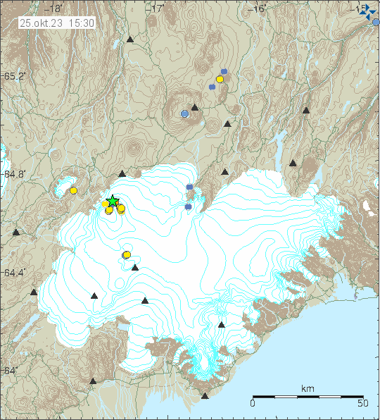 Green star in Bárðarbunga volcano, in Vatnajökull glacier. This green star is located slightly to the north east of the main crater of Bárðarbunga volcano. Few yellow dots are around the green star, showing smaller earthquakes.