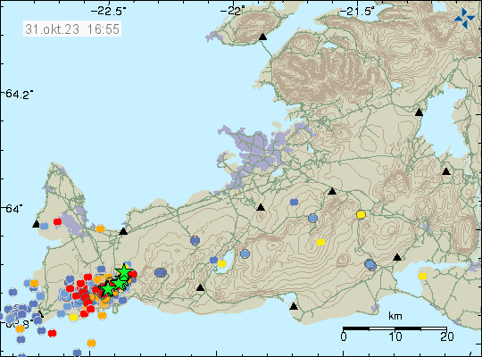Red dots and green stars north of Grindavík town, close to Þorbjörn mountain. There's also red dots west of Þorbjörn mountain and Grindavík town. Blue dots close to Reykjanestá on this map. Time on map is 31. Okt. 23 at 16:55 UTC.