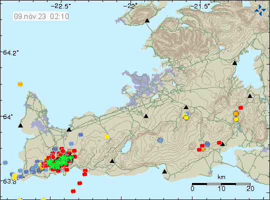 A lot of green stars and red dots close to Grindavík town on the Reykjanes peninsula in the volcano Reykjanes.