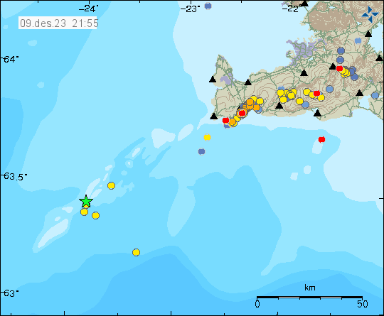 Green star and yellow dots far from the coast of Reykjanes peninsula. This is far out in the ocean.
