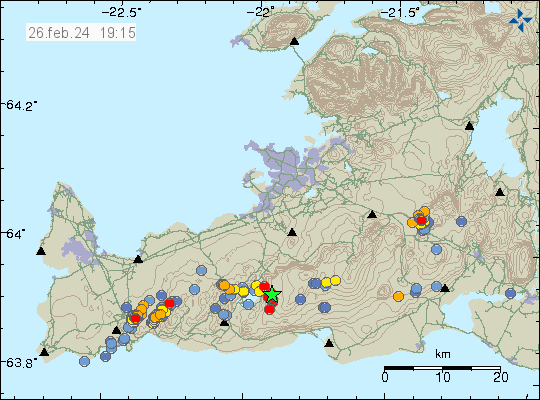 Green star in Krýsuvík volcano, just south of Kleifarvatn lake. Along with few red dots showing smaller earthquakes.