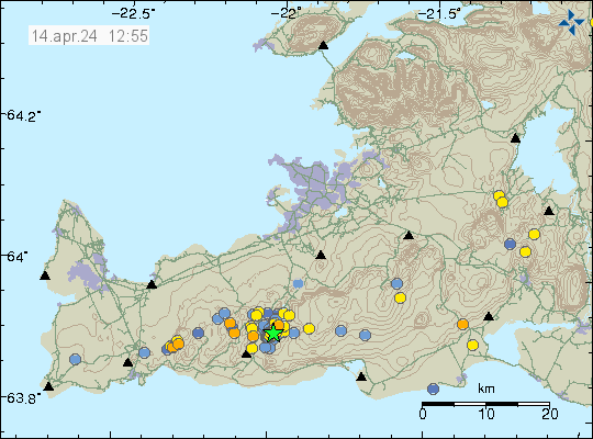 Green star and a lot of smaller yellow to blue dots showing smaller earthquakes that happened in Krýsuvík volcano yesterday (13. April 2024).