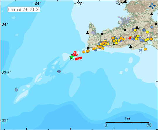 Green star and red dots out in the ocean, on the Reykjanes ridge. This is the current earthquake swarm on Reykjanes ridge. 