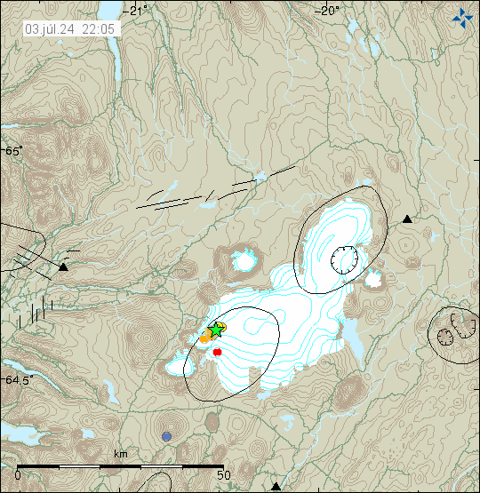 Green star in Presthnúkar volcano, along with dots showing smaller earthquakes. Langjökull glacier is shown on the top stretching to the north. 