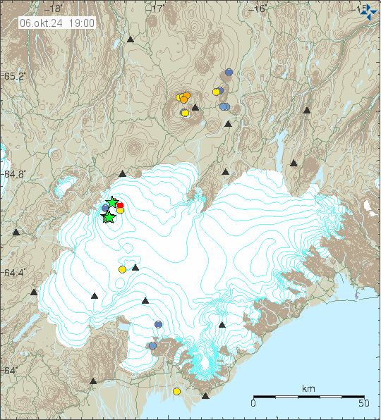 Four green stars in Bárðarbunga volcano. One to the north-east and the other to the south-west. There are few other points on the map, showing smaller earthquakes.