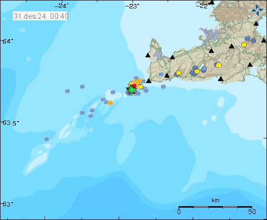 Two green stars and small dots on Reykjanes ridge showing smaller earthquakes. A lot of smaller earthquakes on Reykjanes peninsula. 