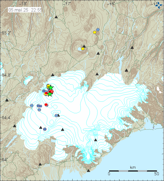 Two green stars and red dots showing the earthquake activity in Bárðarbunga volcano in last few hours.