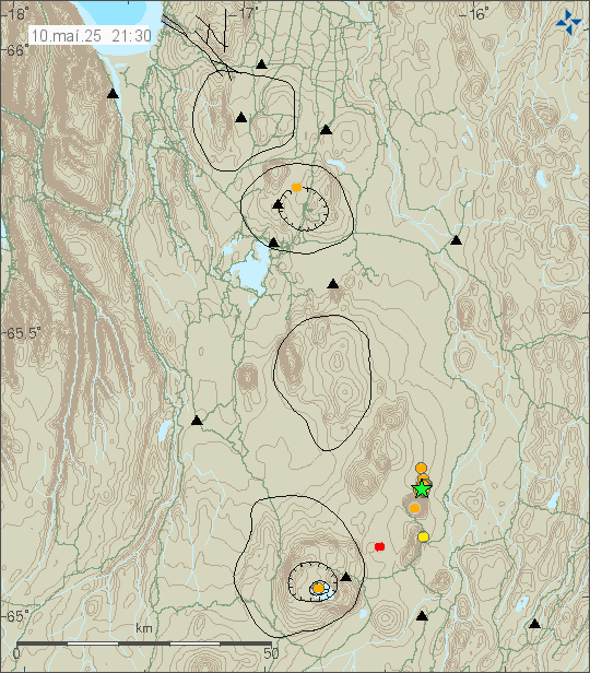 Green star and few orange dots showing the earthquakes in Herðubreið mountain. The green star shows the largest earthquake.