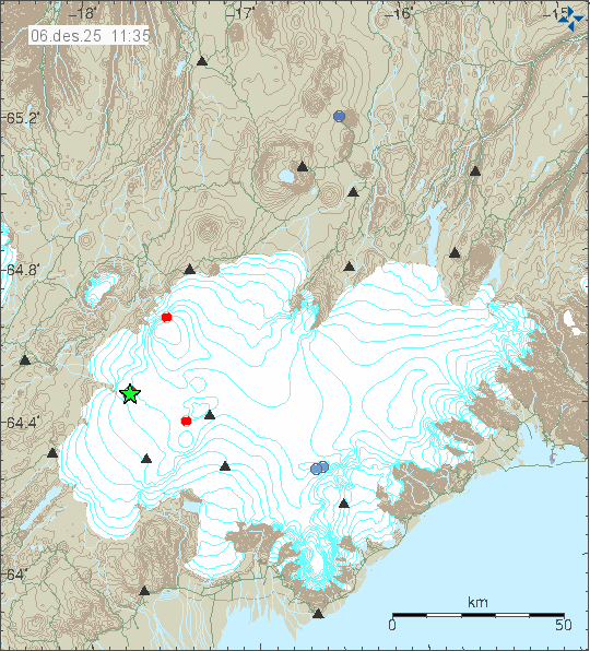 Two green stars on top of each other in western Vatnajökull glacier. This is in Hamarinn volcano.